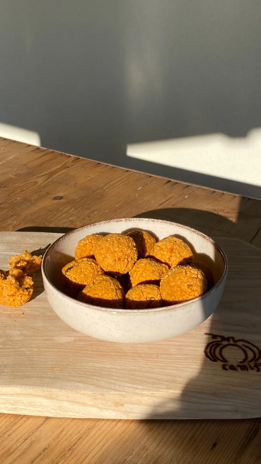 Polpette cous cous, ceci e pomodori secchi