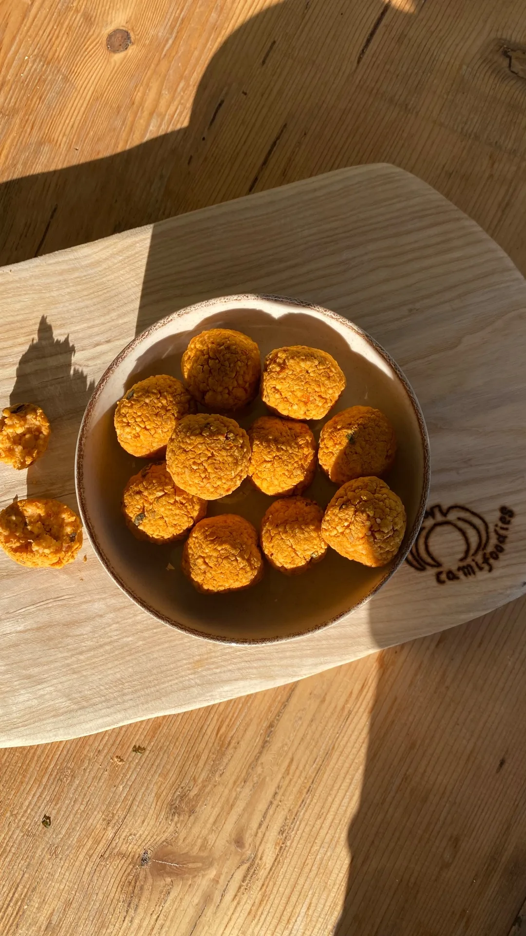 Polpette cous cous, ceci e pomodori secchi