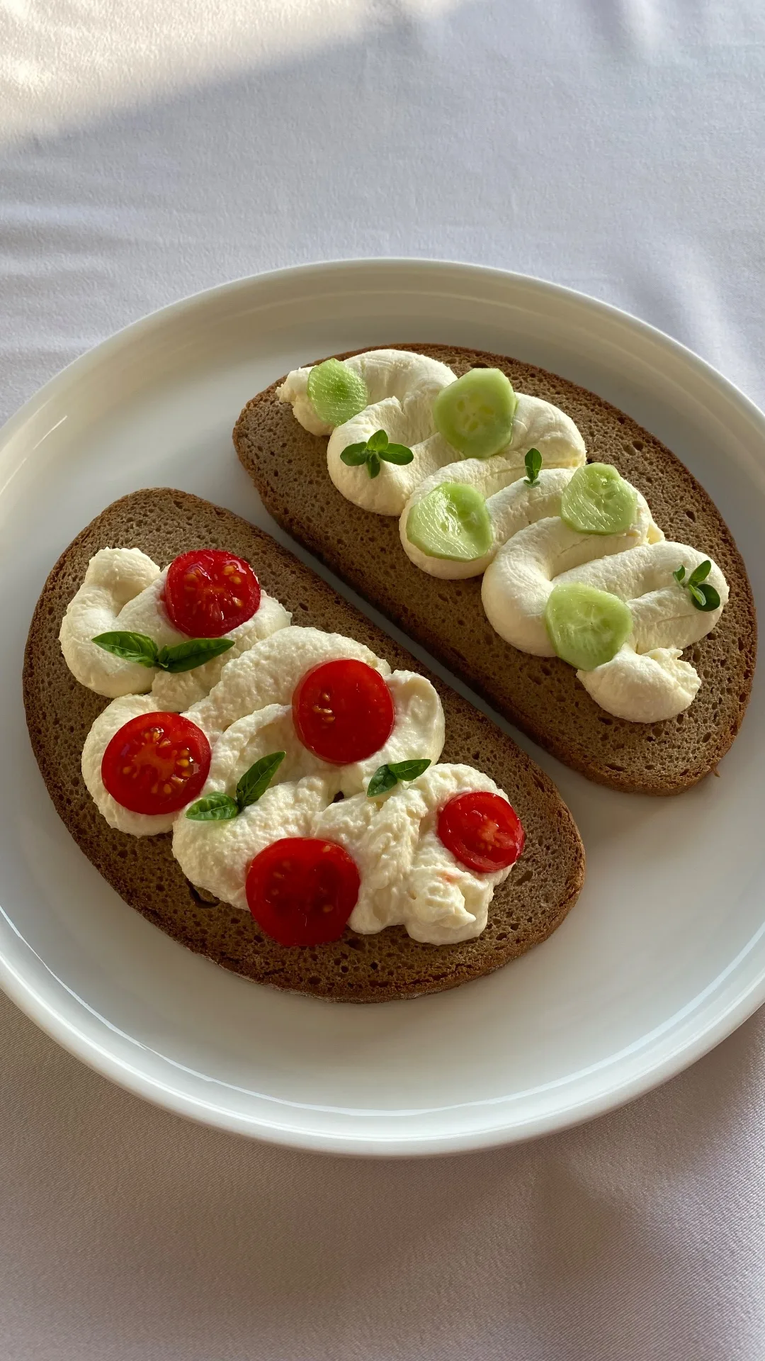 Toast con crema di ricotta e mascarpone