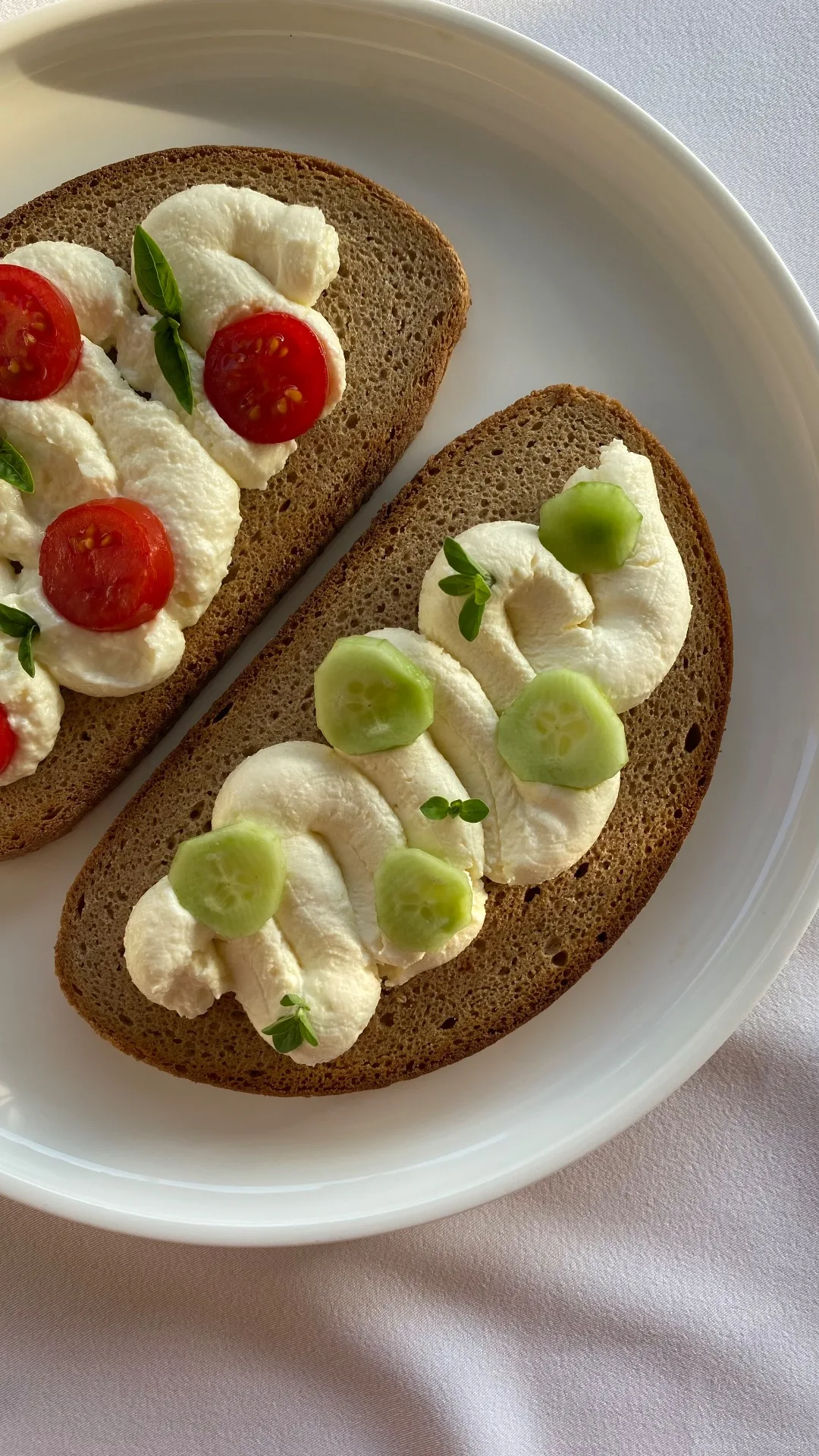 Toast con crema di ricotta e mascarpone