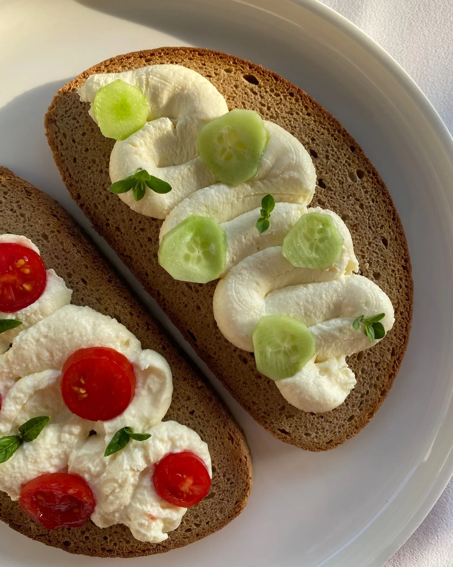 Toast con crema di ricotta e mascarpone
