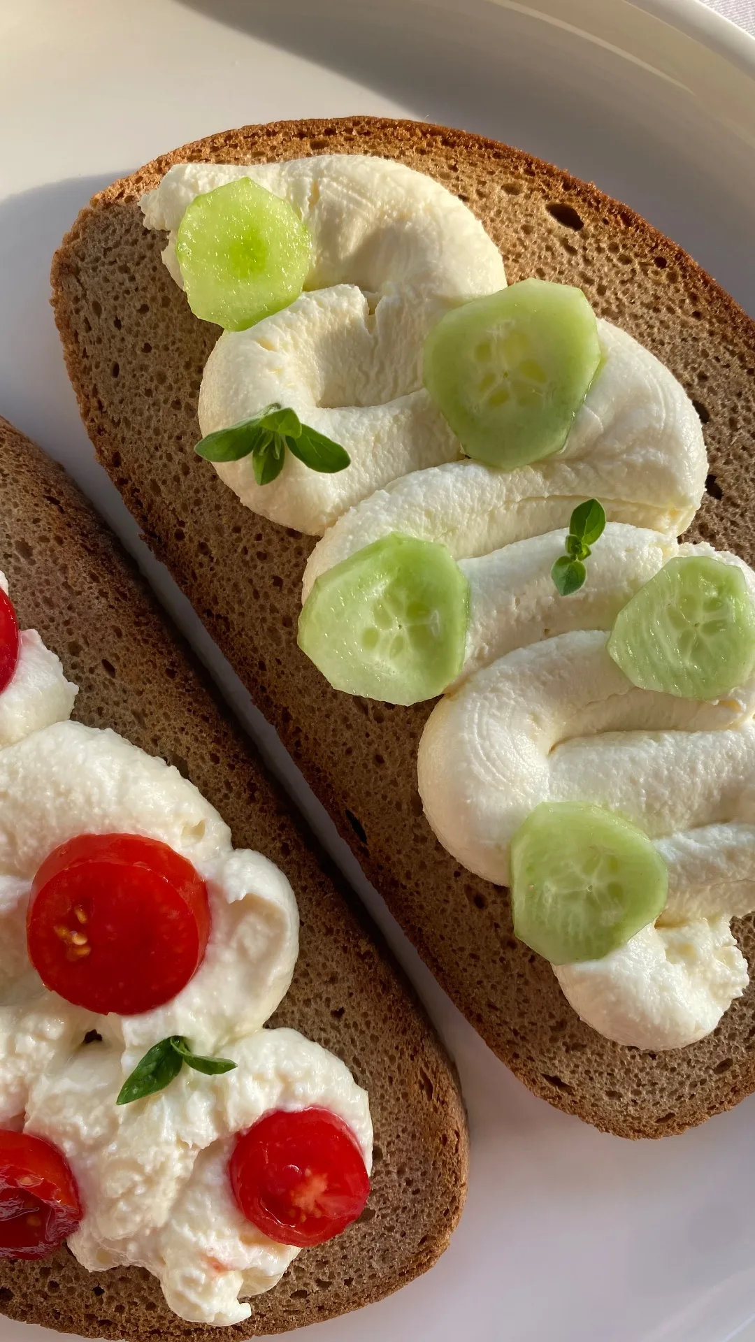 Toast con crema di ricotta e mascarpone